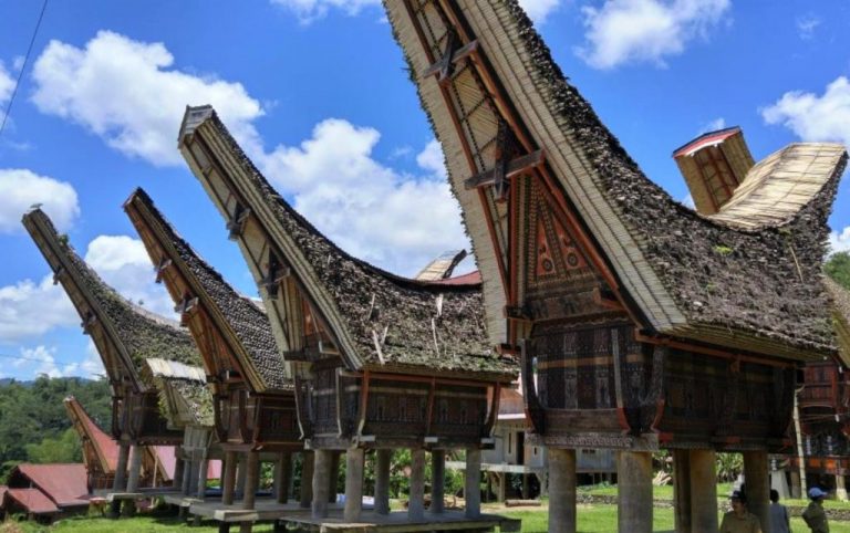 Rumah Adat Sulawesi Selatan + Gambar Dan Penjelasan Lengkap