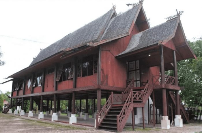 Rumah adat santeut