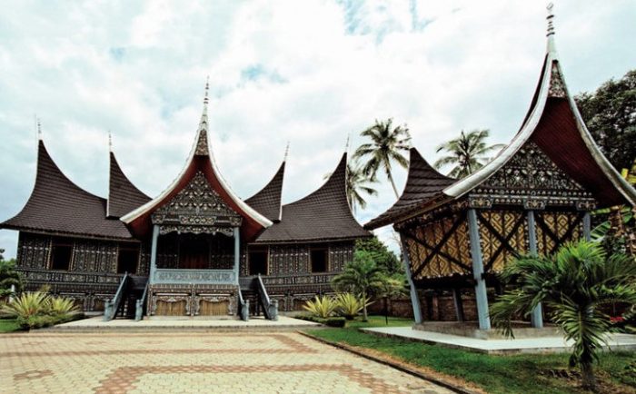 Rumah Adat Padang [100% Lengkap] Gambar Dan Penjelasan