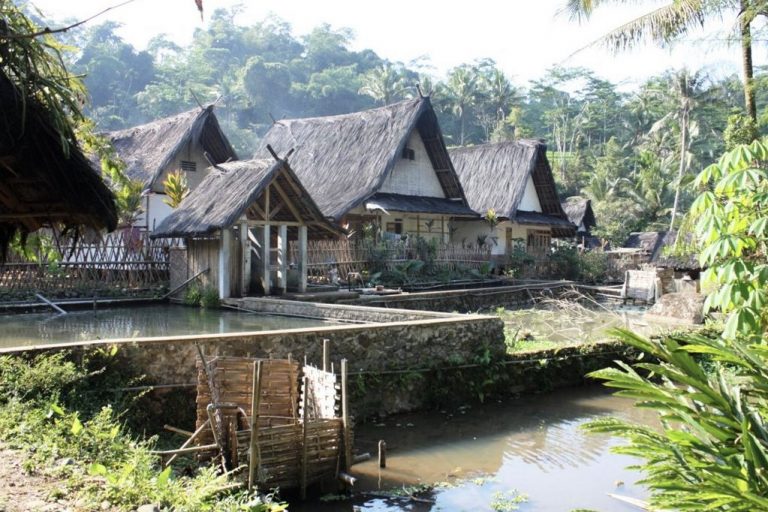 Rumah Adat Sunda [100% Lengkap] Gambar dan Penjelasan